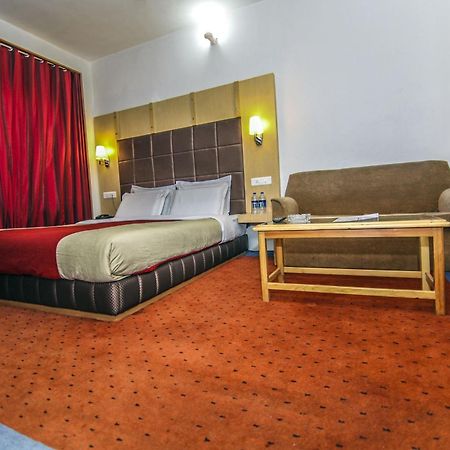 Holiday Plaza Hotell Srīnagar Eksteriør bilde