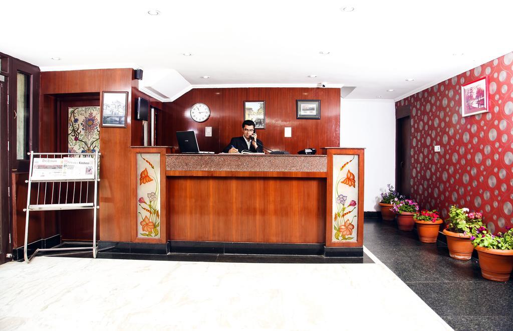 Holiday Plaza Hotell Srīnagar Eksteriør bilde