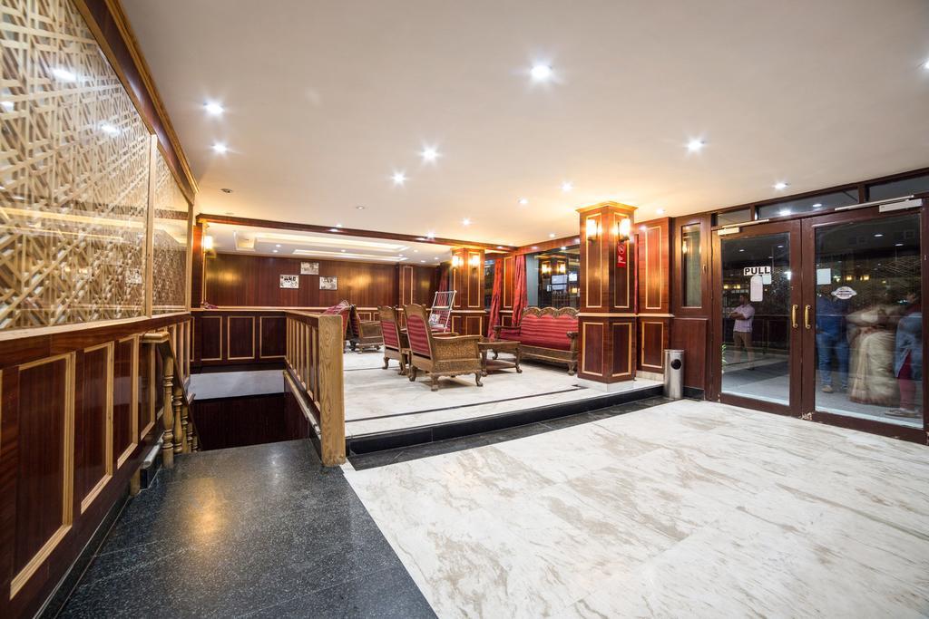 Holiday Plaza Hotell Srīnagar Eksteriør bilde